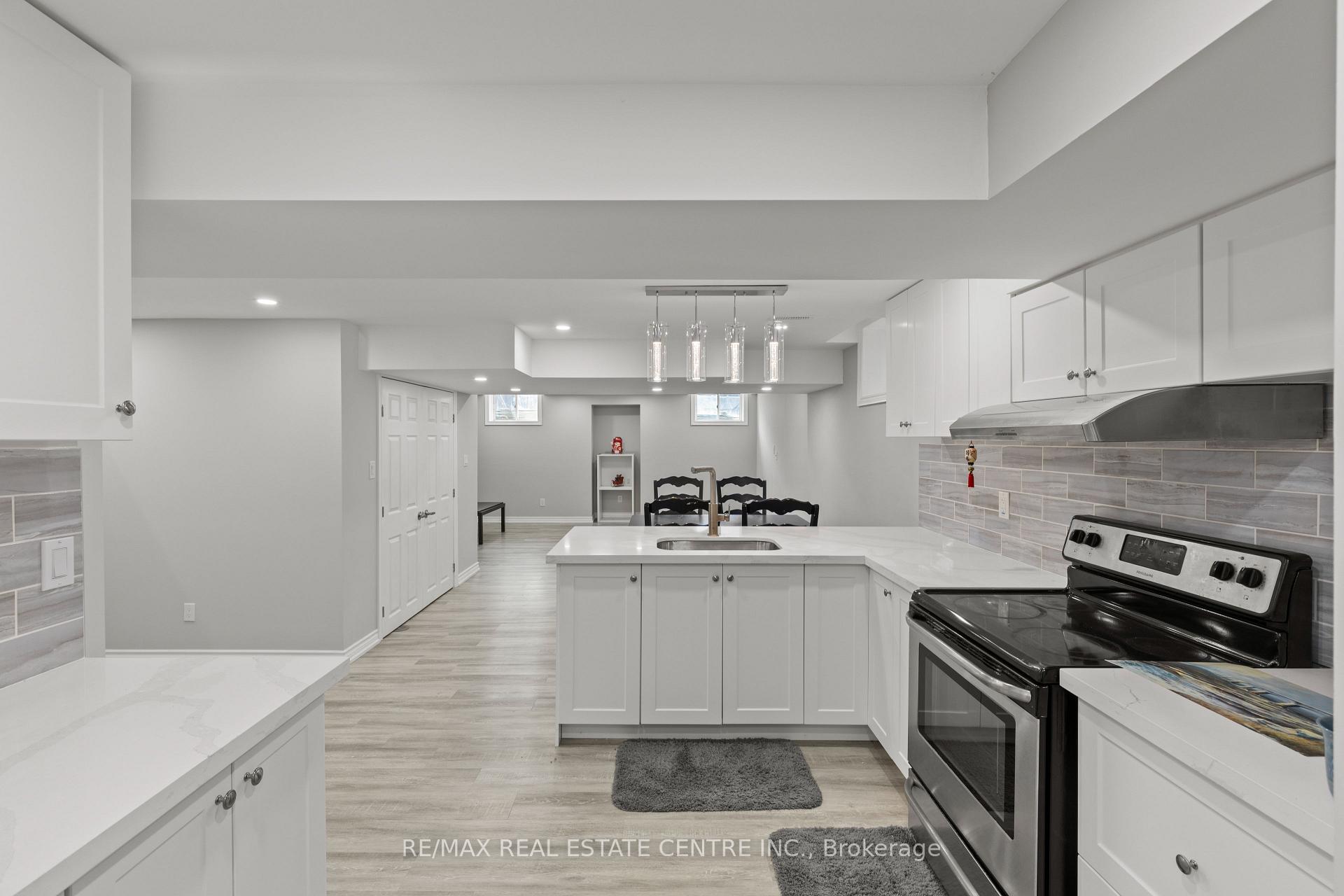 Photo 22 of 135 Raymond Road, Hamilton, Meadowlands — HOMEH