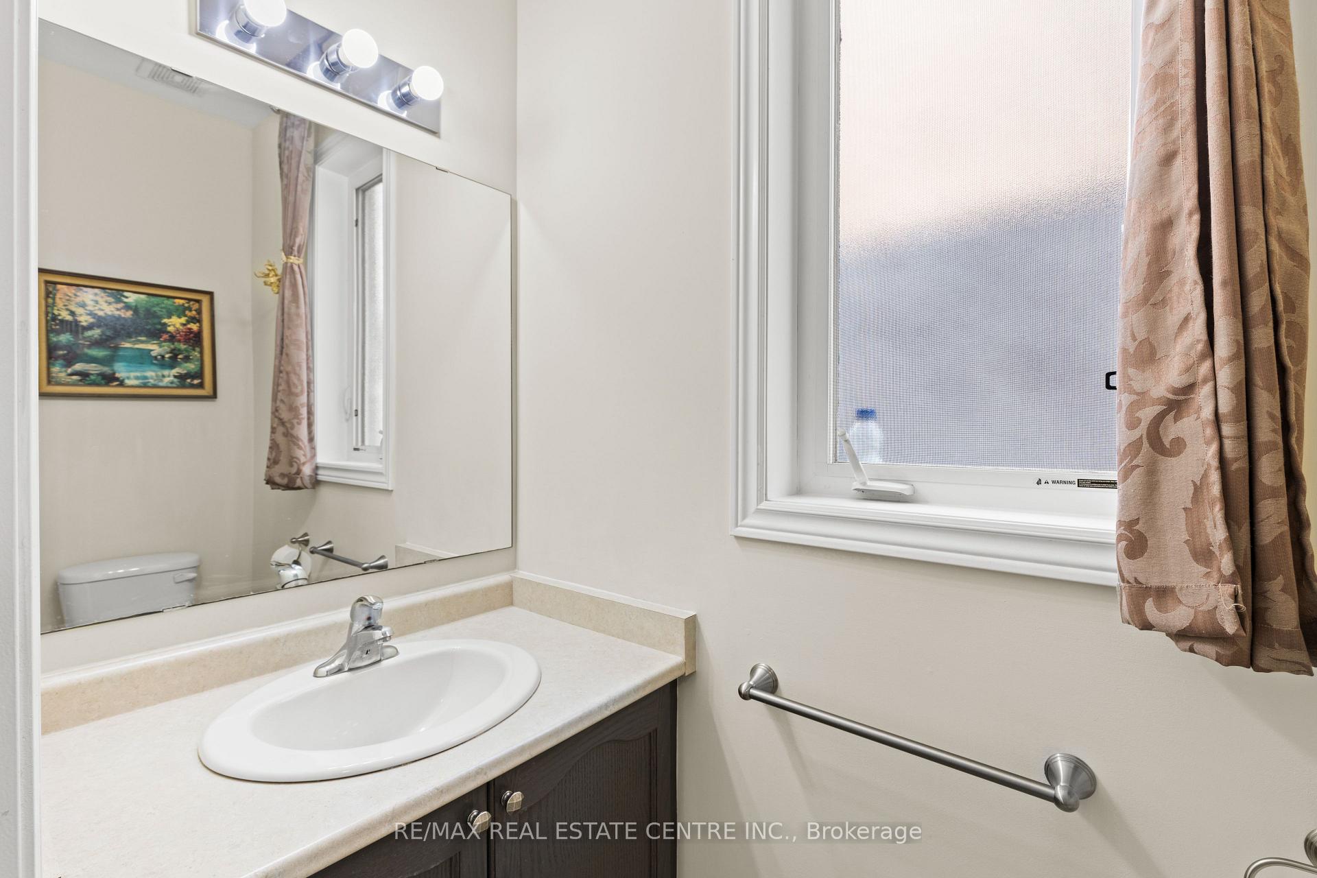 Photo 29 of 135 Raymond Road, Hamilton, Meadowlands — HOMEH