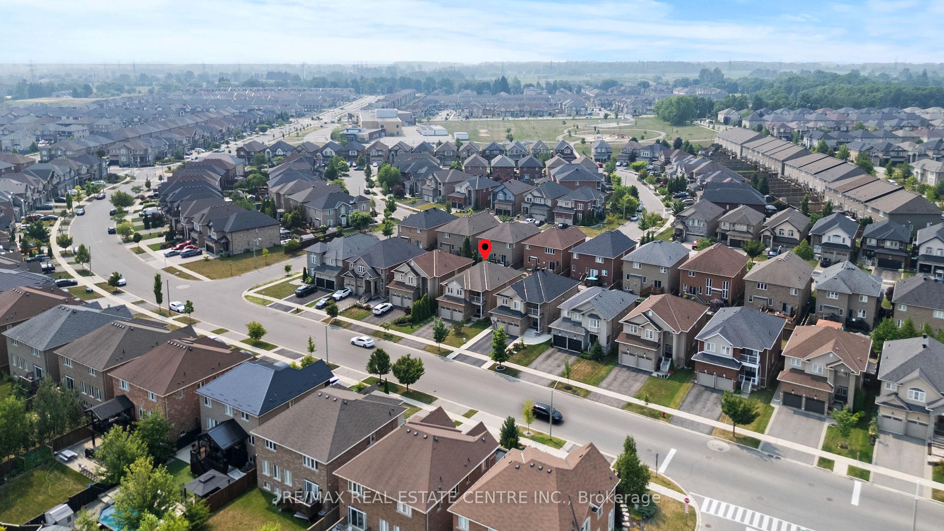 Photo 36 of 135 Raymond Road, Hamilton, Meadowlands — HOMEH