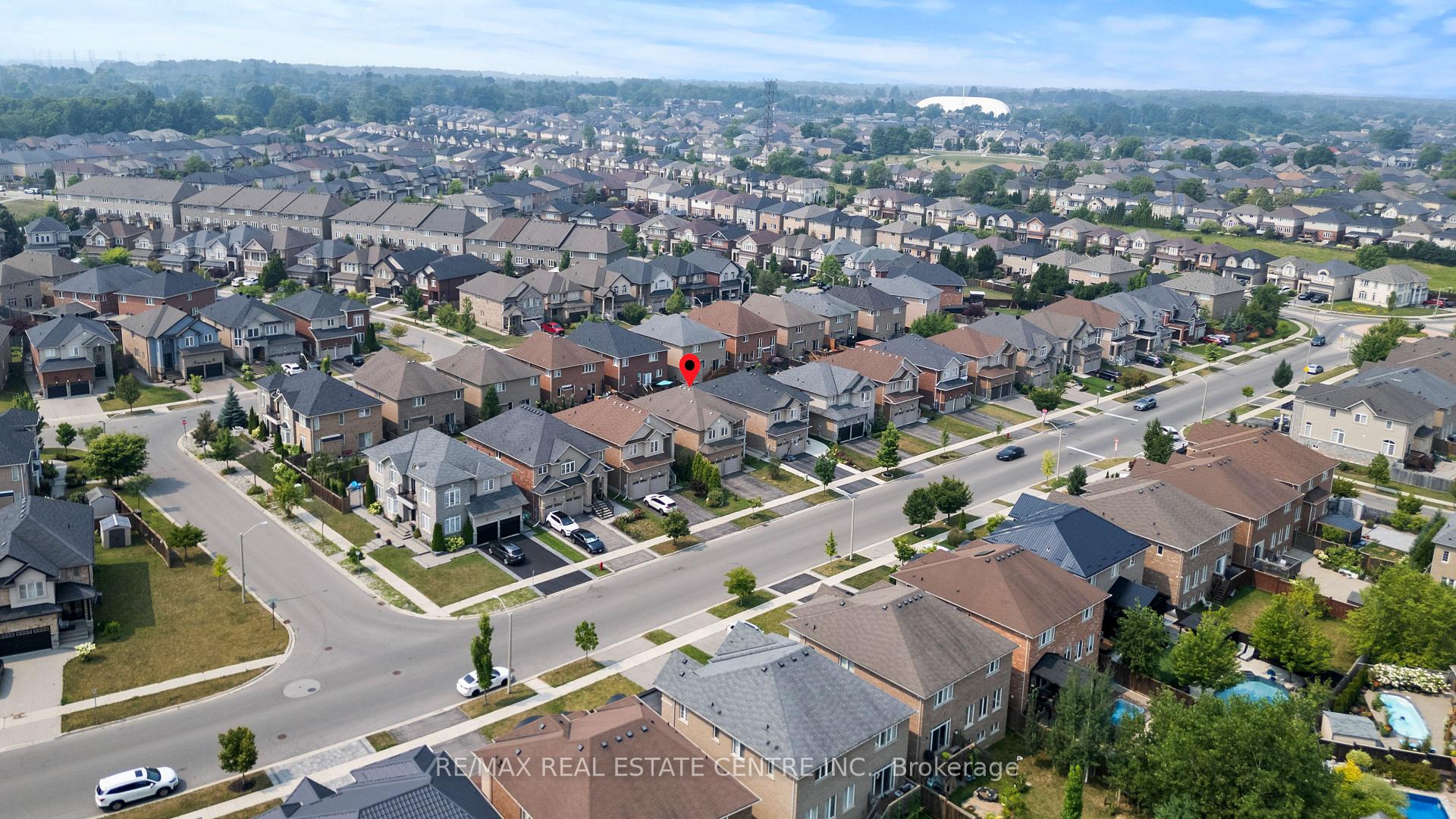 Photo 37 of 135 Raymond Road, Hamilton, Meadowlands — HOMEH