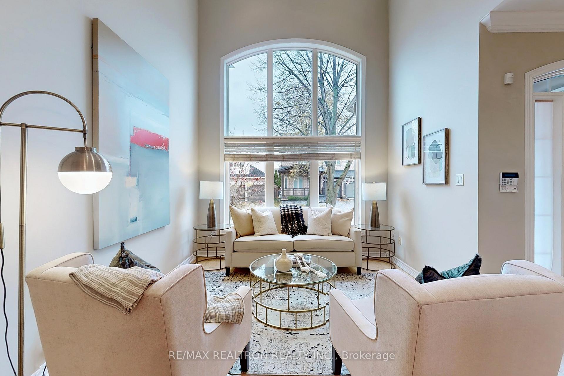 Photo 3 of 8 Sandwood Drive, Vaughan, Patterson — HOMEH