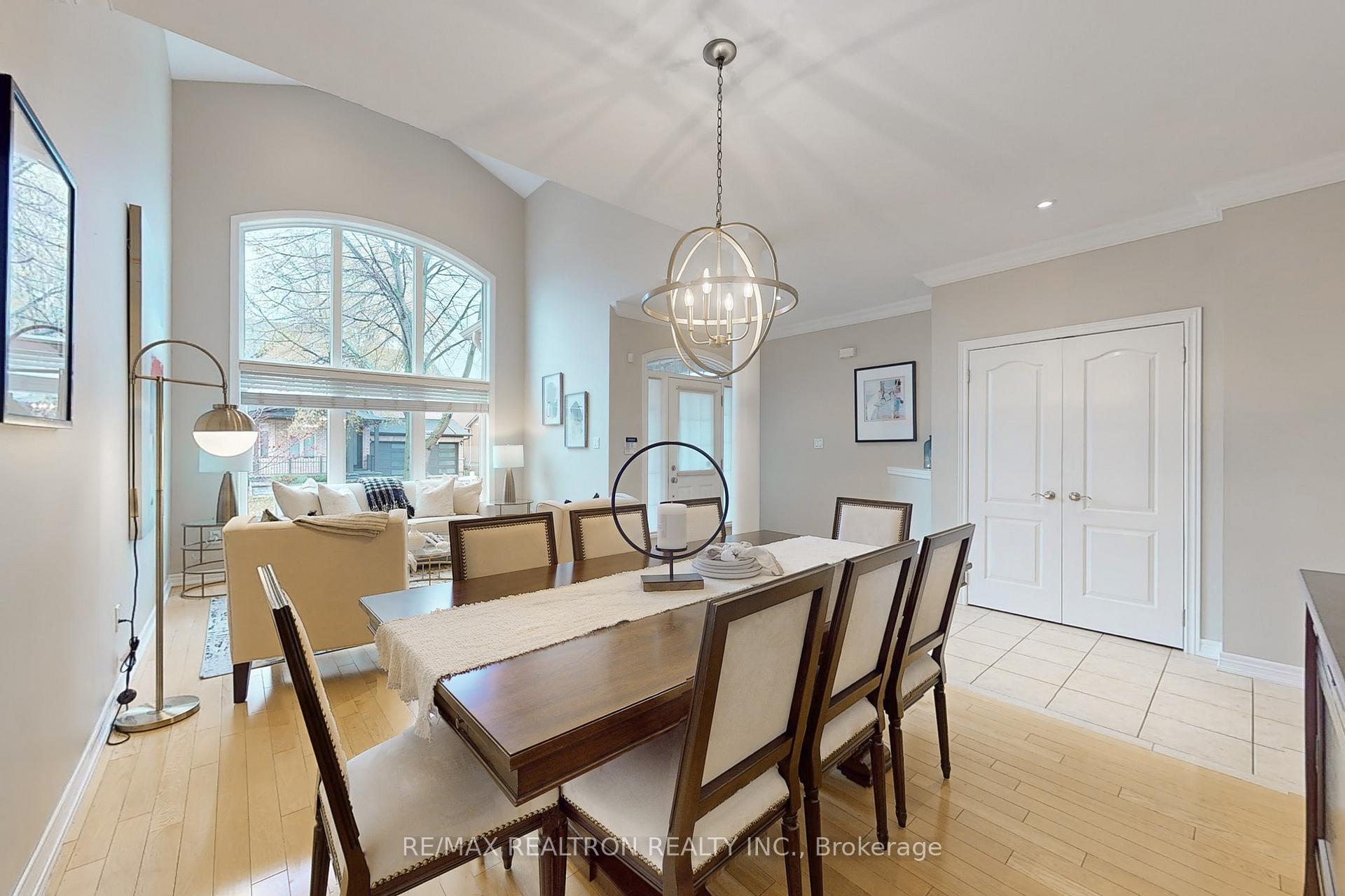 Photo 6 of 8 Sandwood Drive, Vaughan, Patterson — HOMEH