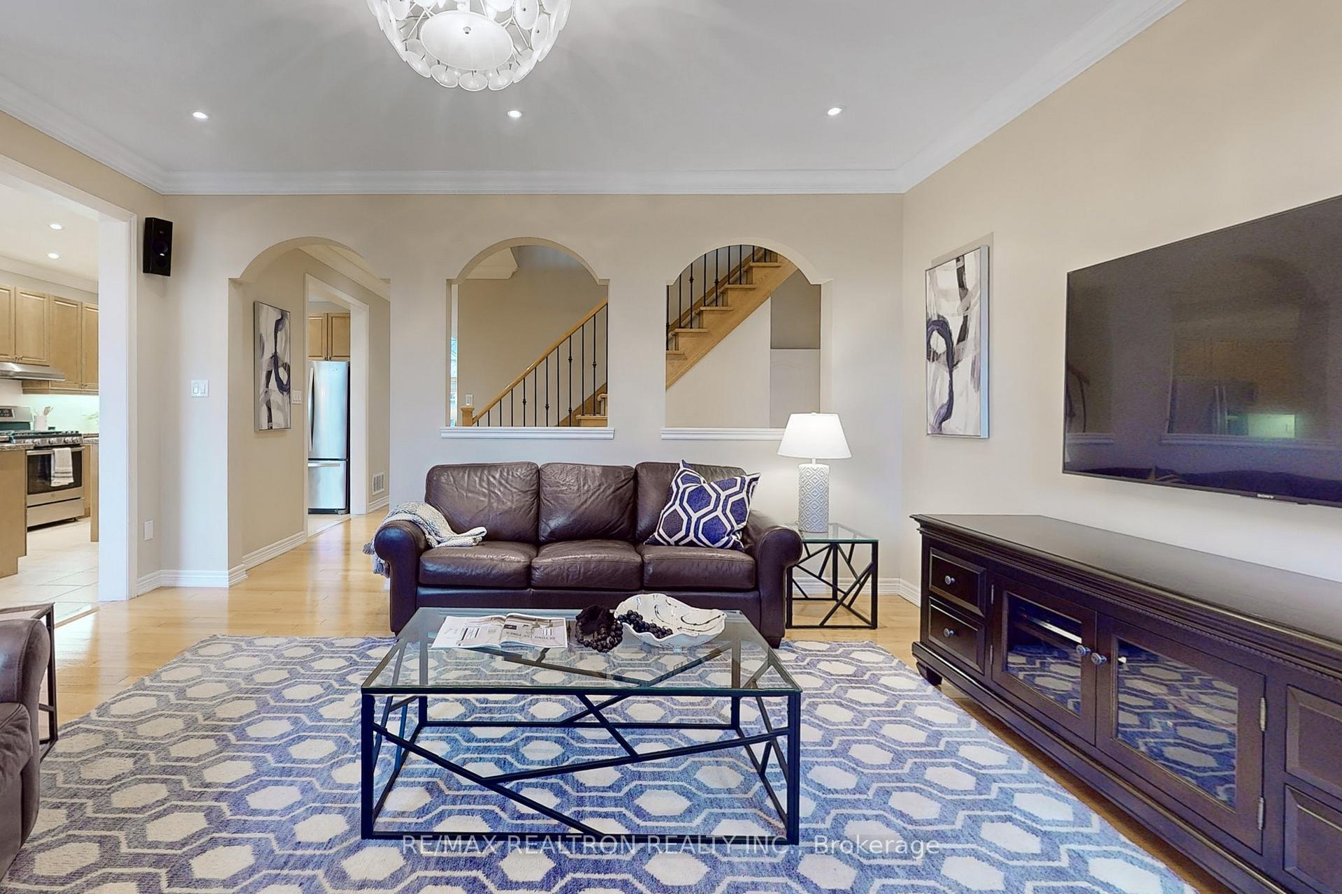 Photo 9 of 8 Sandwood Drive, Vaughan, Patterson — HOMEH