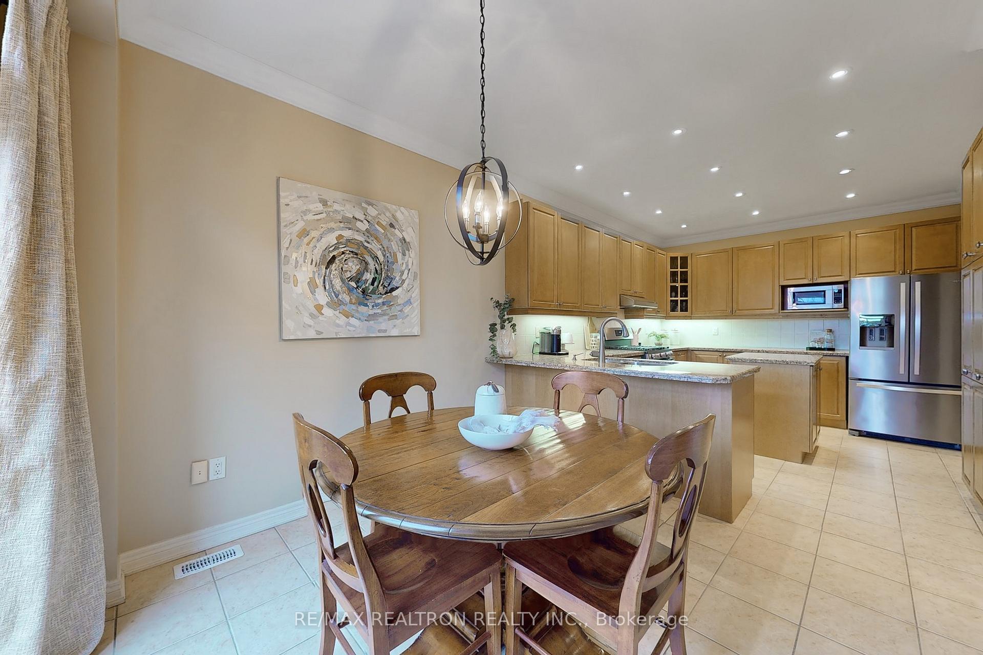 Photo 14 of 8 Sandwood Drive, Vaughan, Patterson — HOMEH