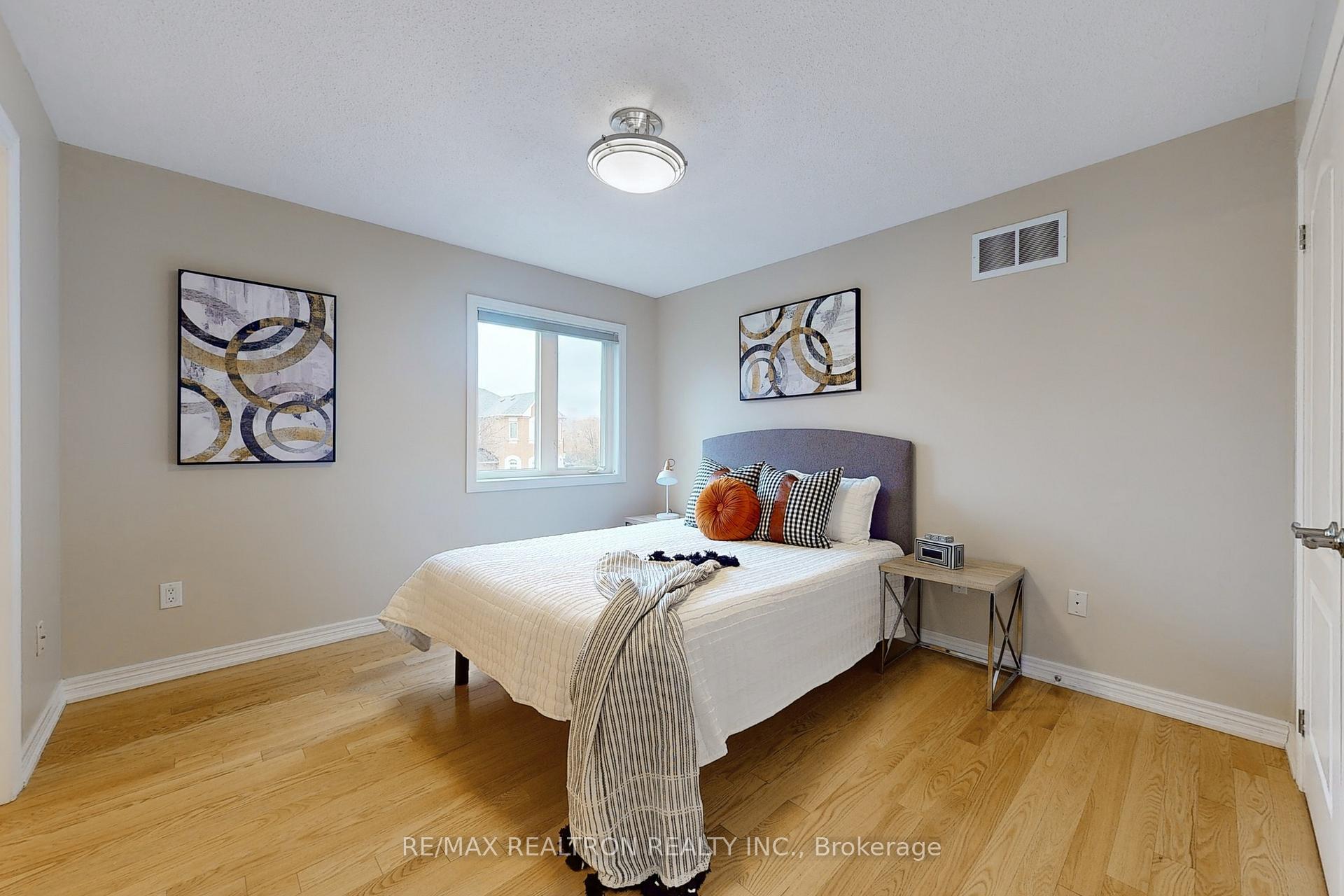 Photo 21 of 8 Sandwood Drive, Vaughan, Patterson — HOMEH