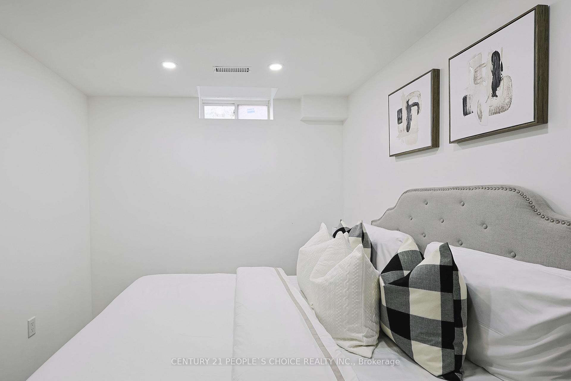 Photo 44 of 114 Begonia Crescent, Brampton, Northwest Sandalwood Parkway — HOMEH