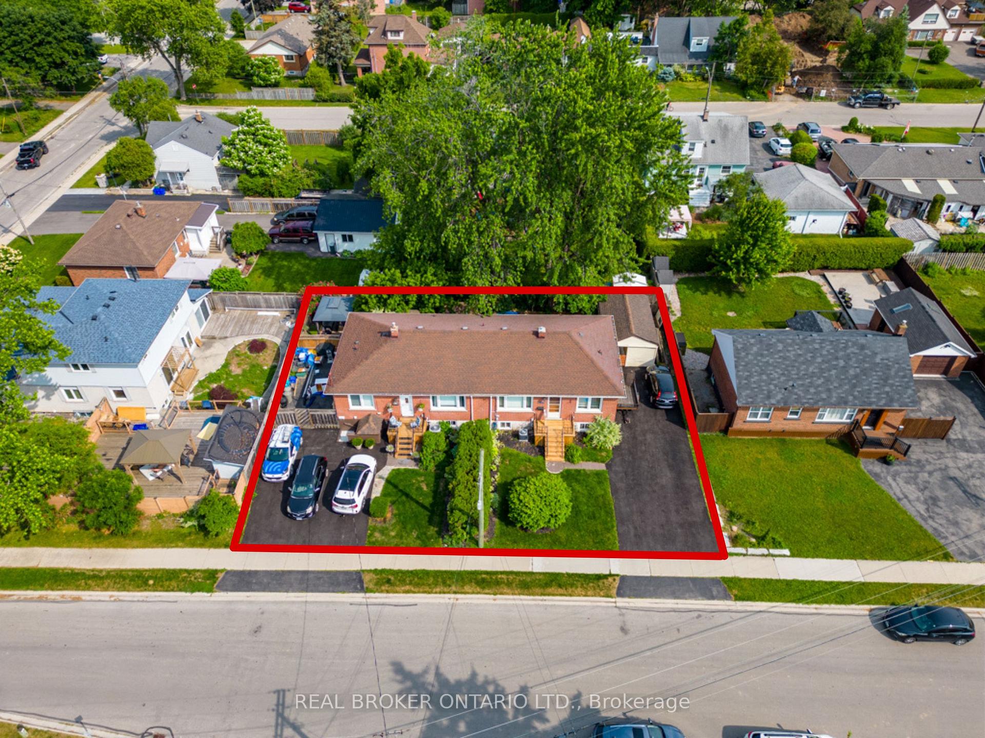 Front of 1306* Leighland Road