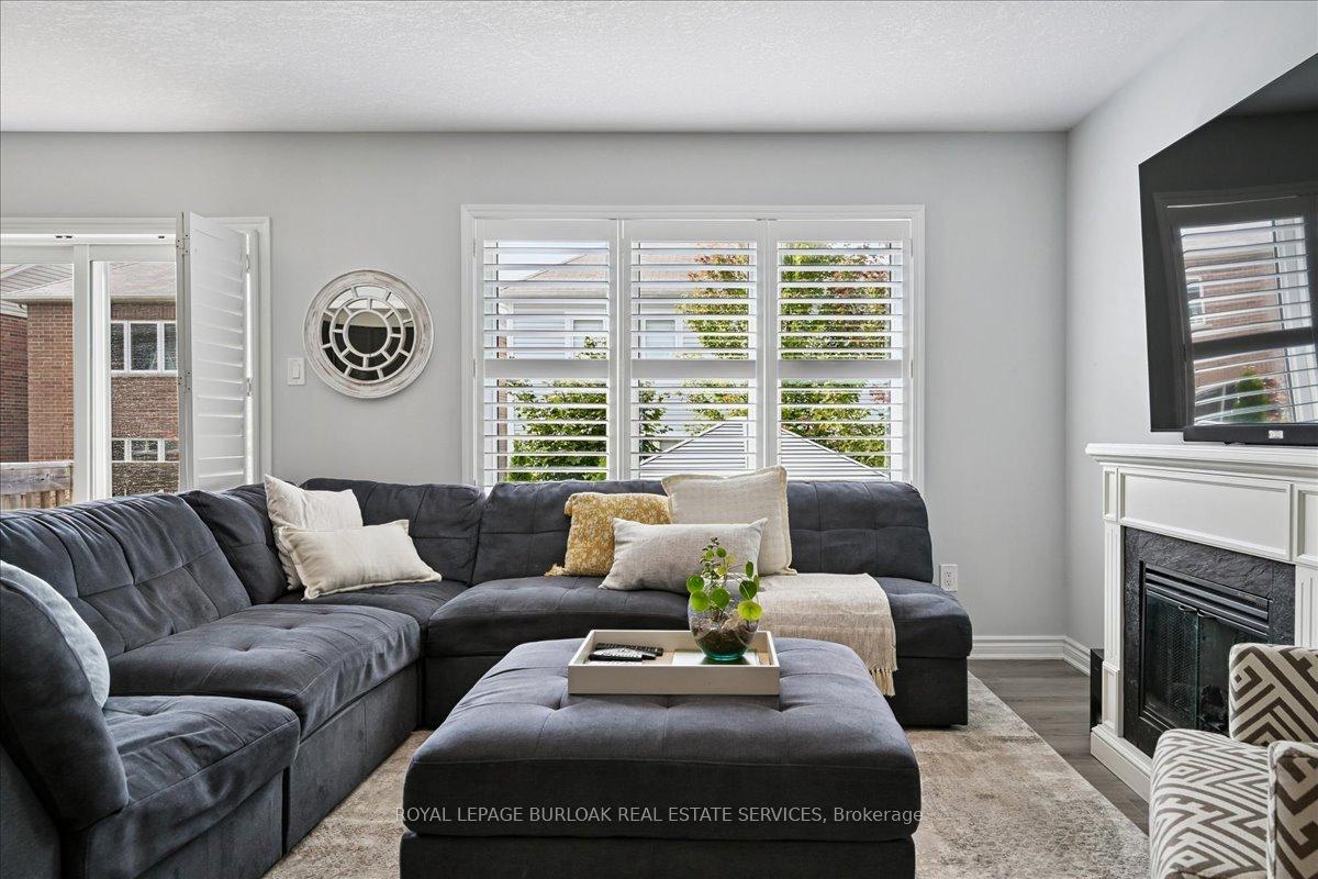 Photo 6 of 129 McMonies Drive, Hamilton, Waterdown — HOMEH