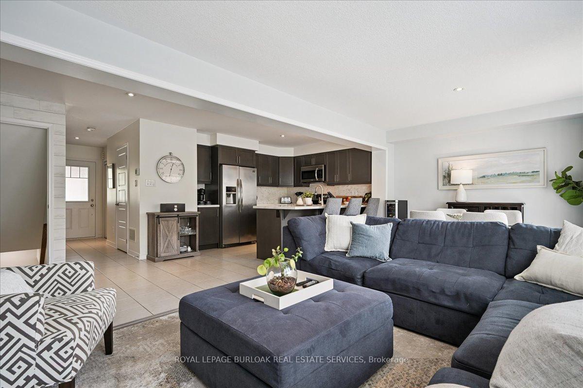 Photo 8 of 129 McMonies Drive, Hamilton, Waterdown — HOMEH