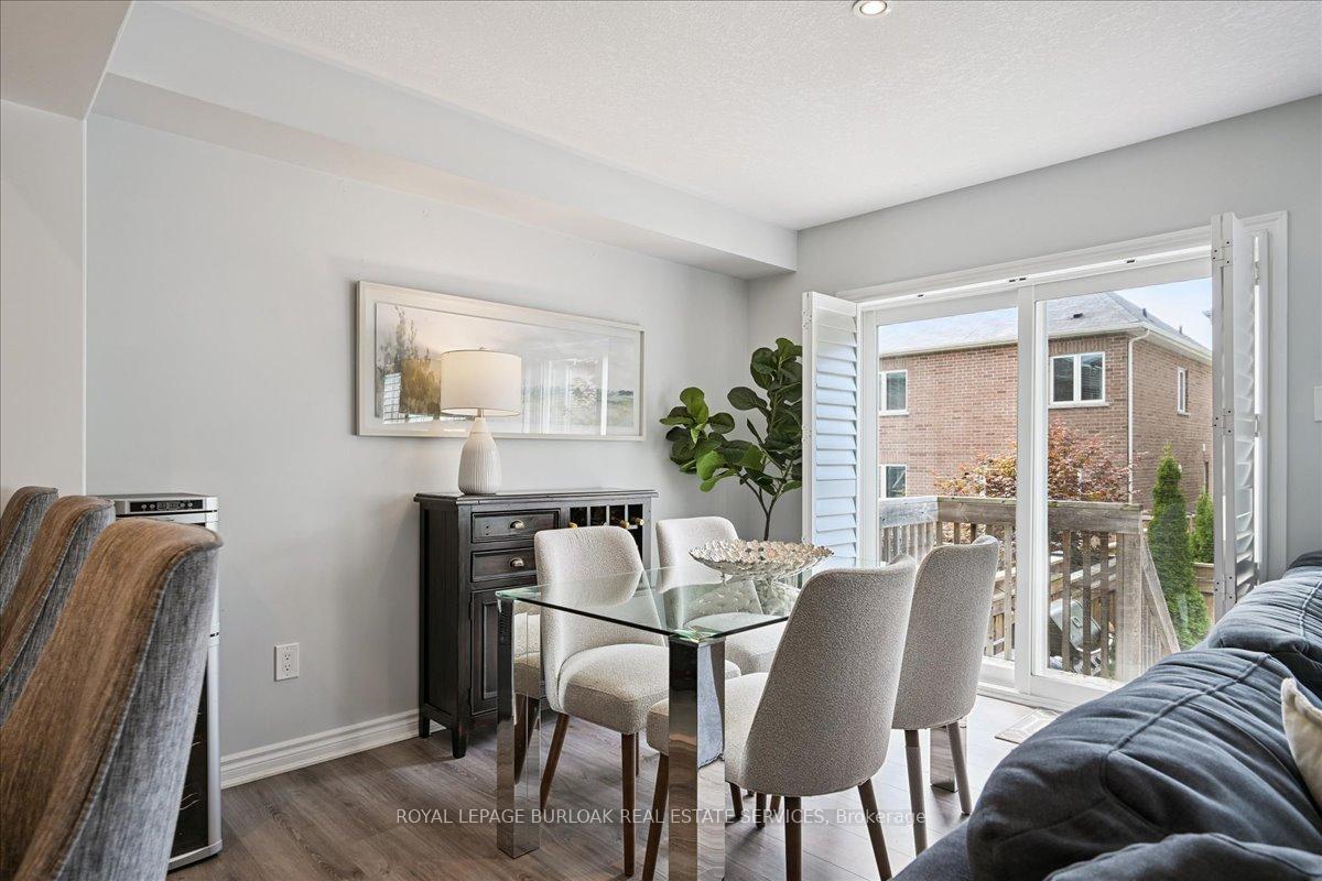 Photo 11 of 129 McMonies Drive, Hamilton, Waterdown — HOMEH