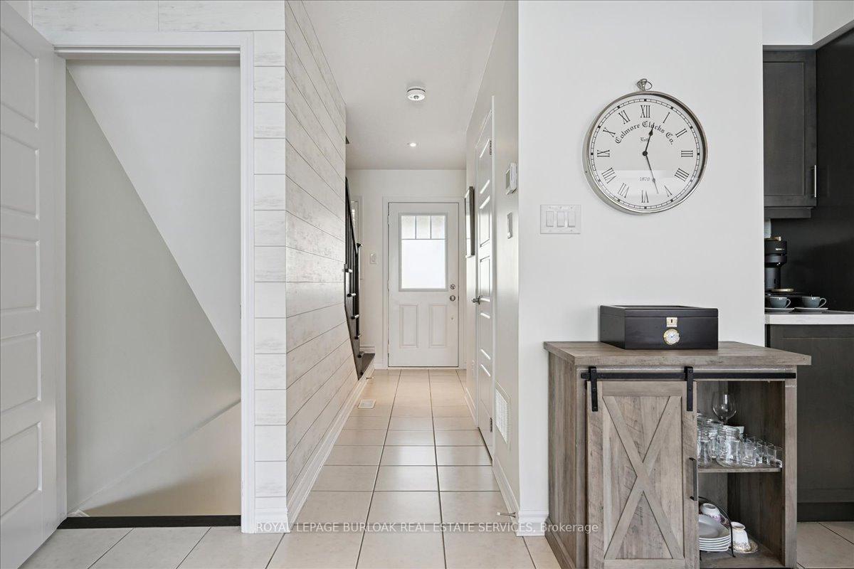 Photo 14 of 129 McMonies Drive, Hamilton, Waterdown — HOMEH