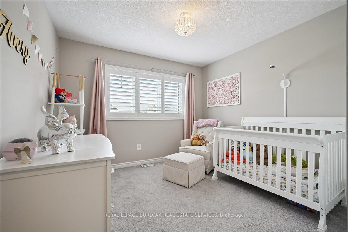 Photo 21 of 129 McMonies Drive, Hamilton, Waterdown — HOMEH