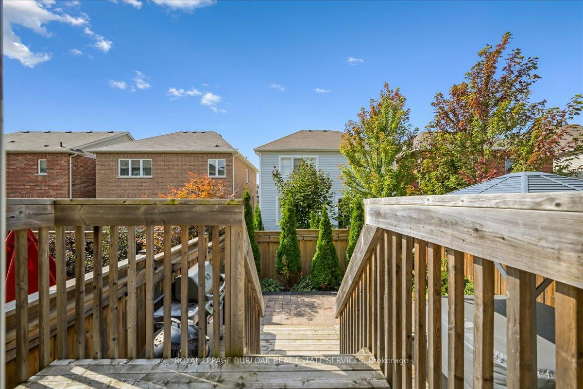 Photo 27 of 129 McMonies Drive, Hamilton, Waterdown — HOMEH