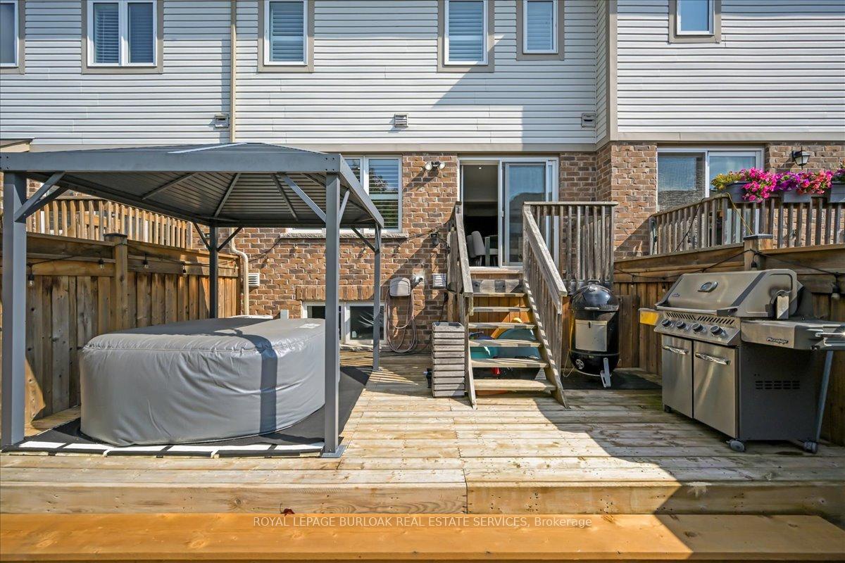 Photo 29 of 129 McMonies Drive, Hamilton, Waterdown — HOMEH