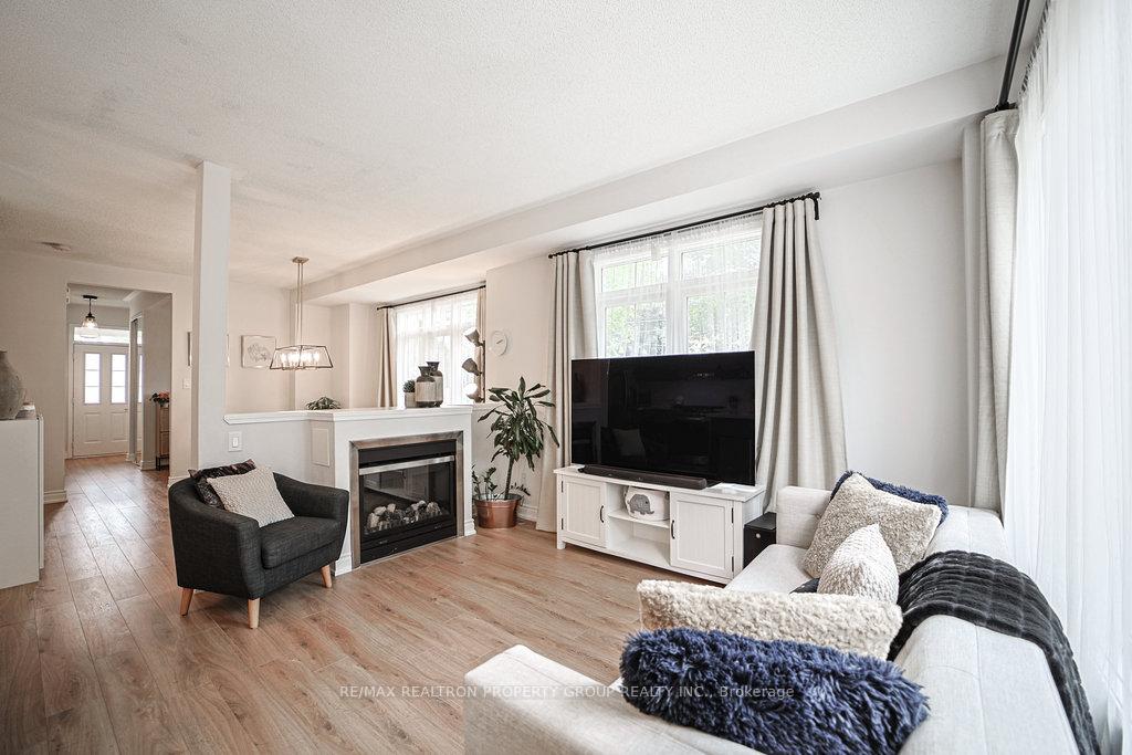 Photo 10 of 2 Croker Drive, Ajax, South East — HOMEH