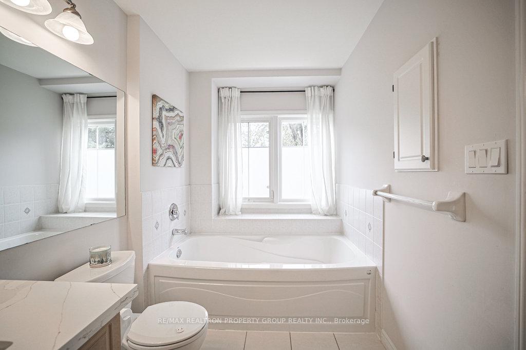 Photo 26 of 2 Croker Drive, Ajax, South East — HOMEH