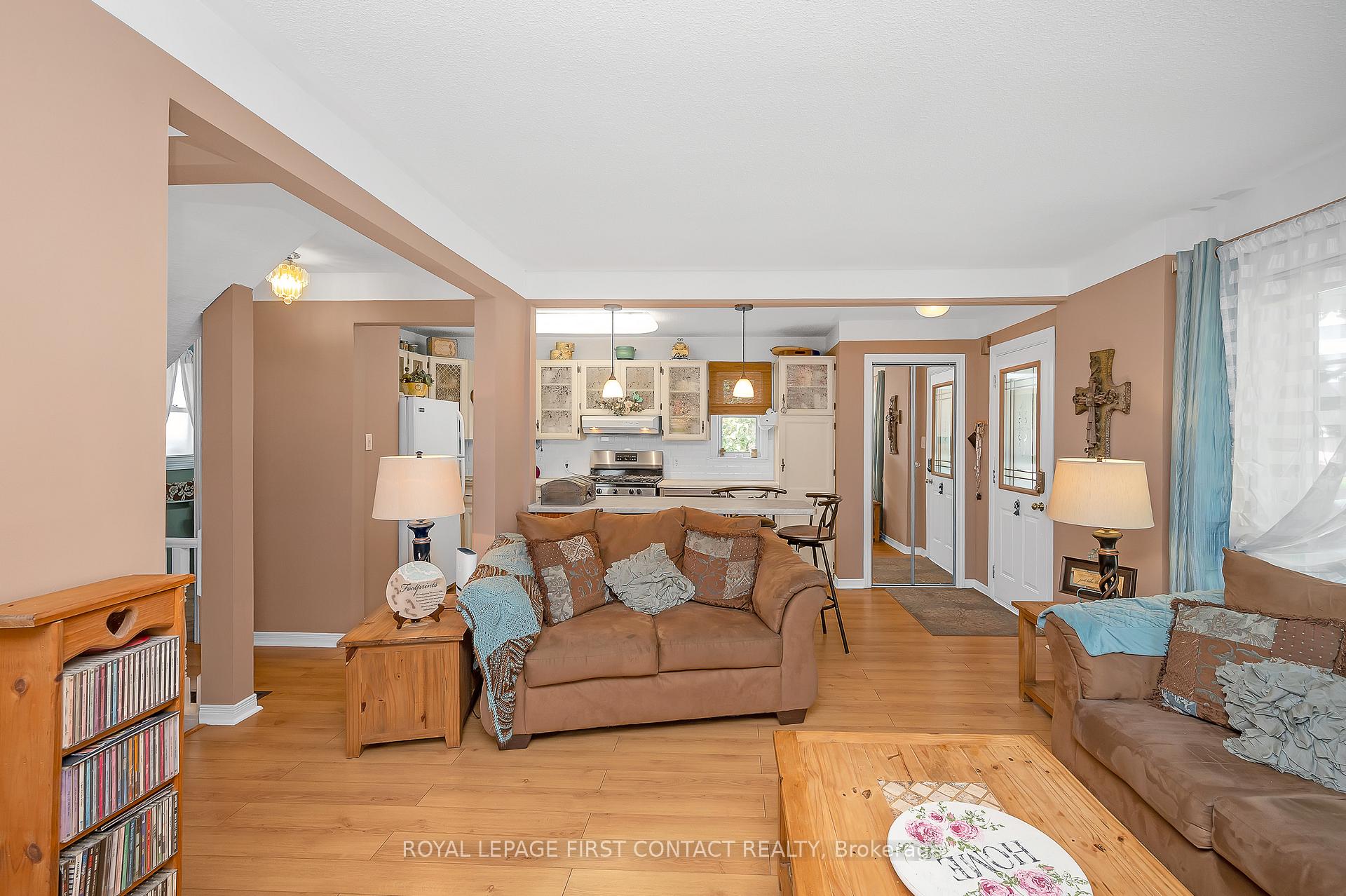 Photo 9 of 164 Adair Avenue N, Hamilton, McQuesten — HOMEH