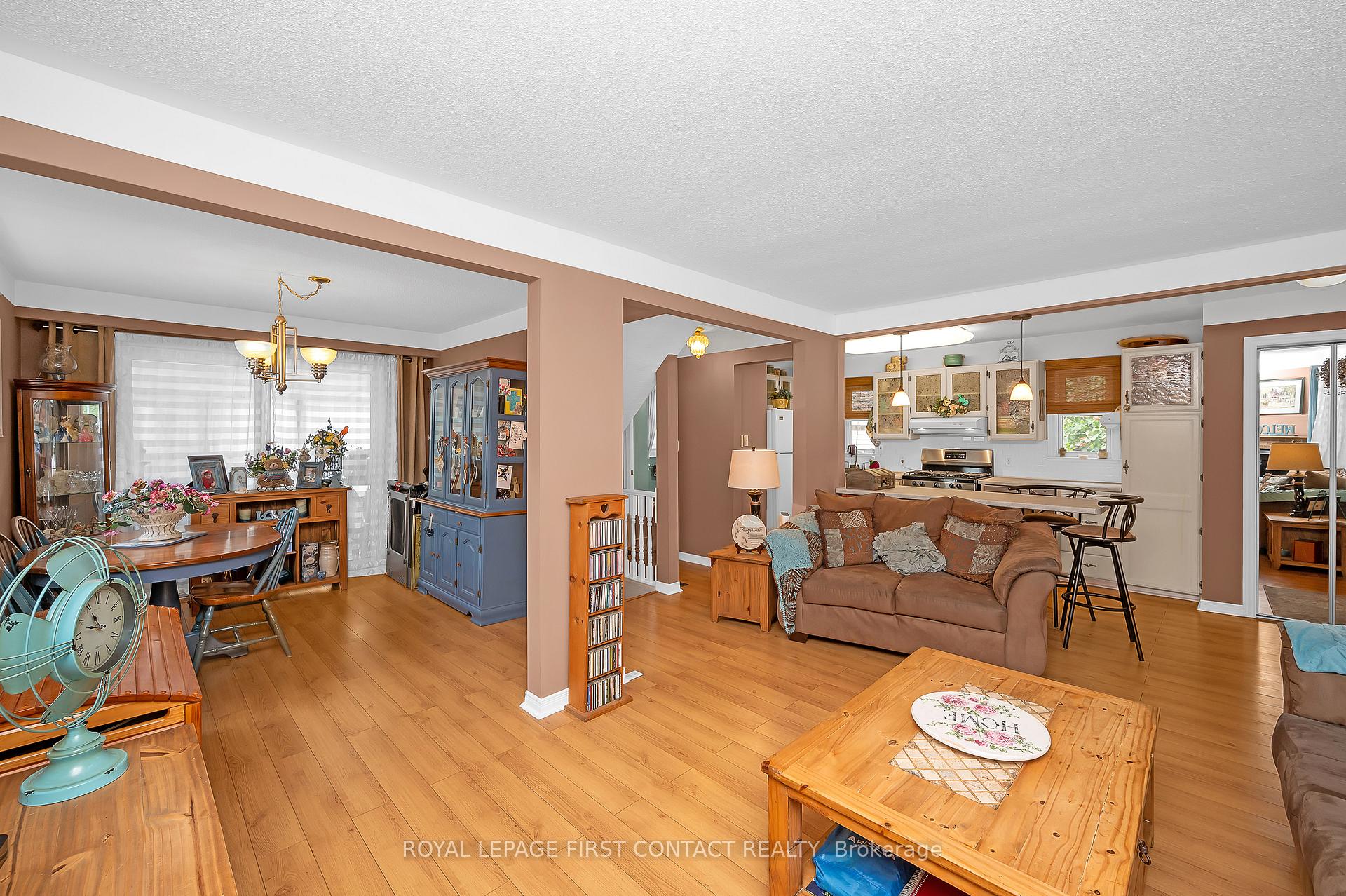 Photo 10 of 164 Adair Avenue N, Hamilton, McQuesten — HOMEH
