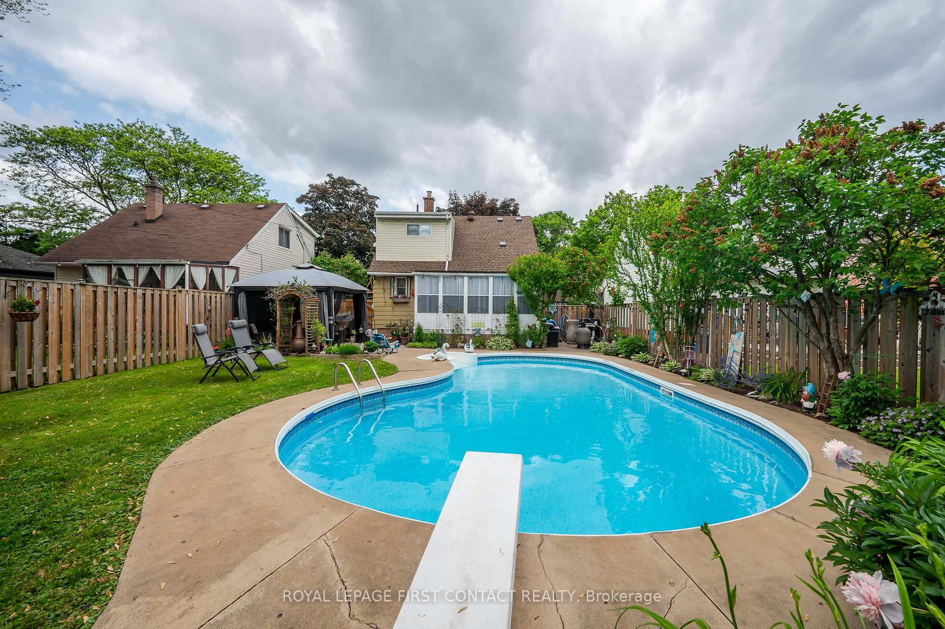 Photo 25 of 164 Adair Avenue N, Hamilton, McQuesten — HOMEH