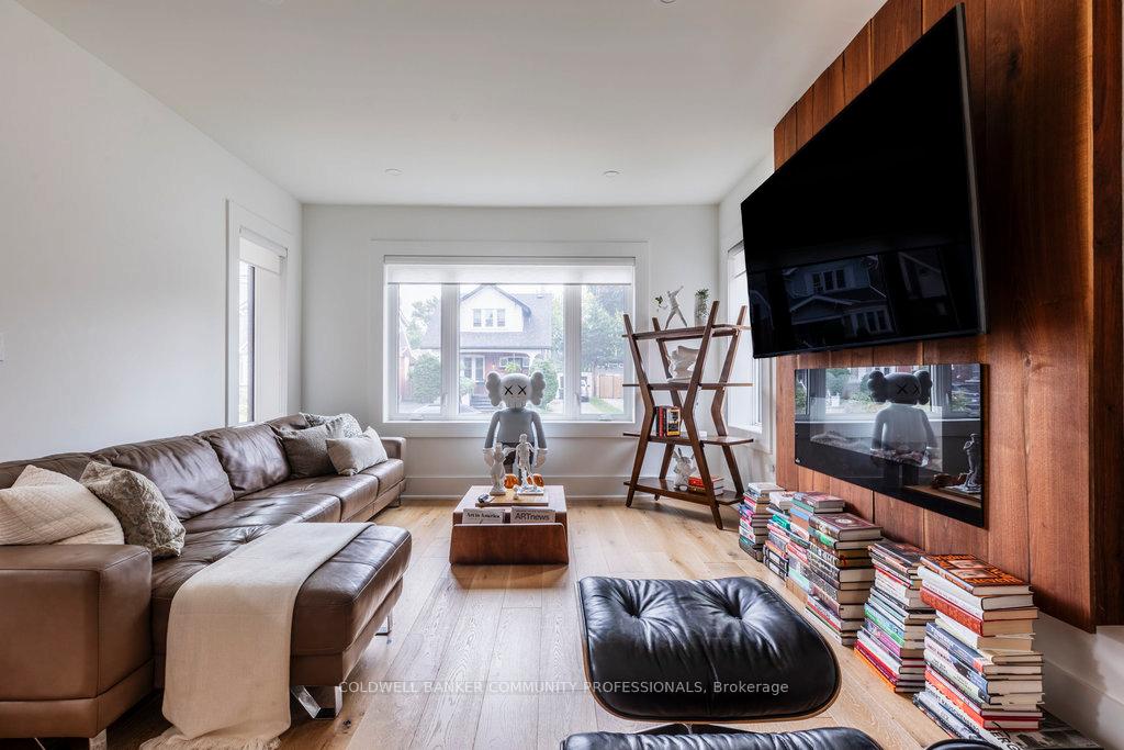 Photo 9 of 72 Rosslyn Avenue S, Hamilton, Delta — HOMEH