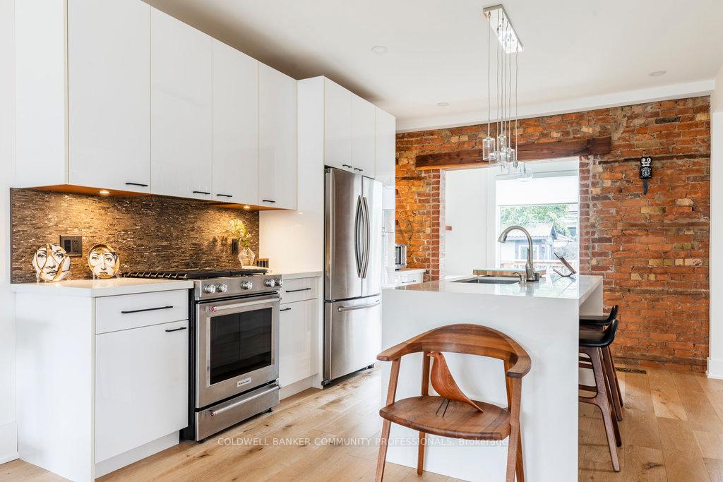 Photo 13 of 72 Rosslyn Avenue S, Hamilton, Delta — HOMEH