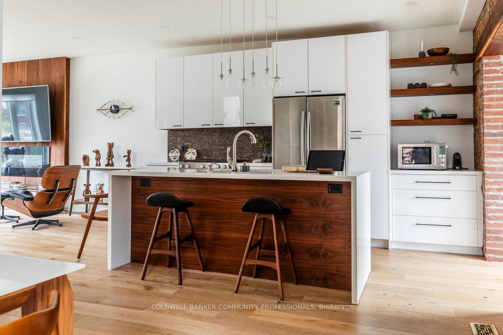 Photo 17 of 72 Rosslyn Avenue S, Hamilton, Delta — HOMEH