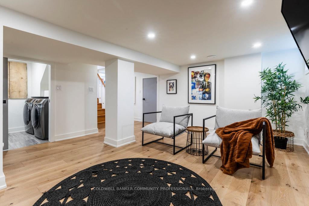 Photo 41 of 72 Rosslyn Avenue S, Hamilton, Delta — HOMEH