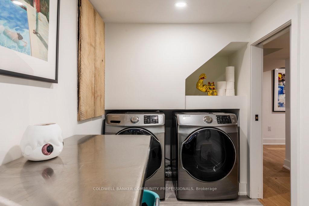 Photo 44 of 72 Rosslyn Avenue S, Hamilton, Delta — HOMEH