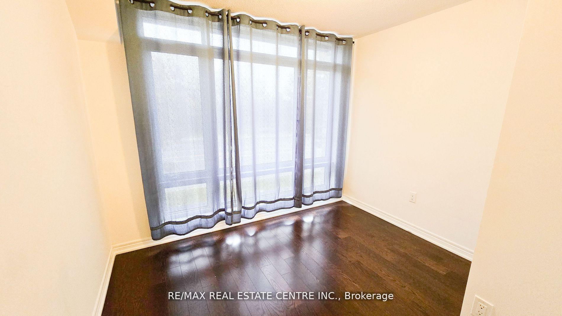 Photo 7 of 408 Salem Road S, Ajax, South East — HOMEH