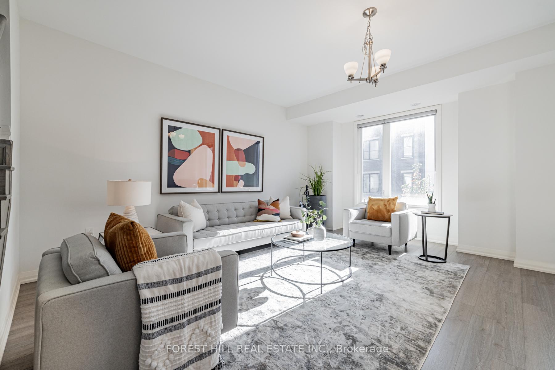 Photo 5 of 15 Cohen Way, Vaughan, Patterson — HOMEH