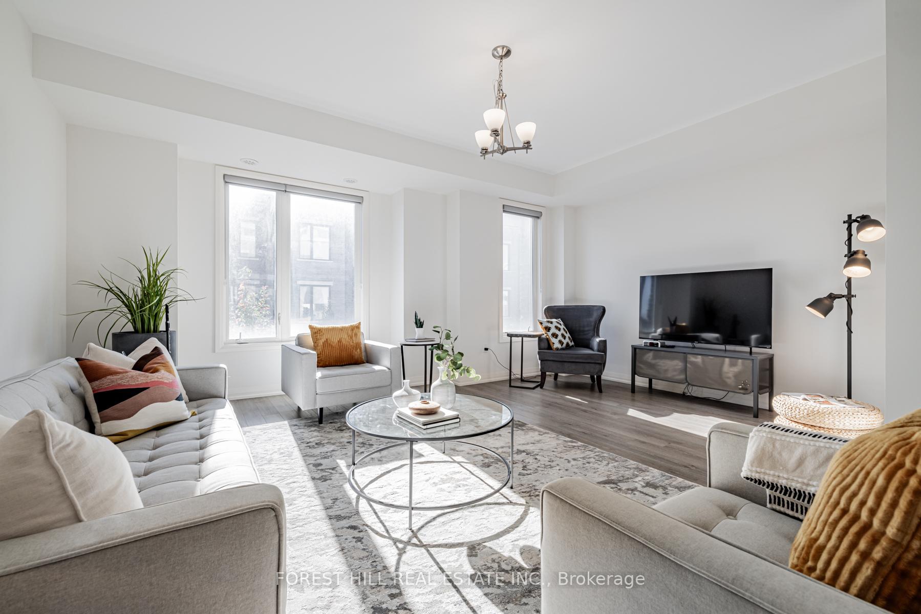 Photo 8 of 15 Cohen Way, Vaughan, Patterson — HOMEH