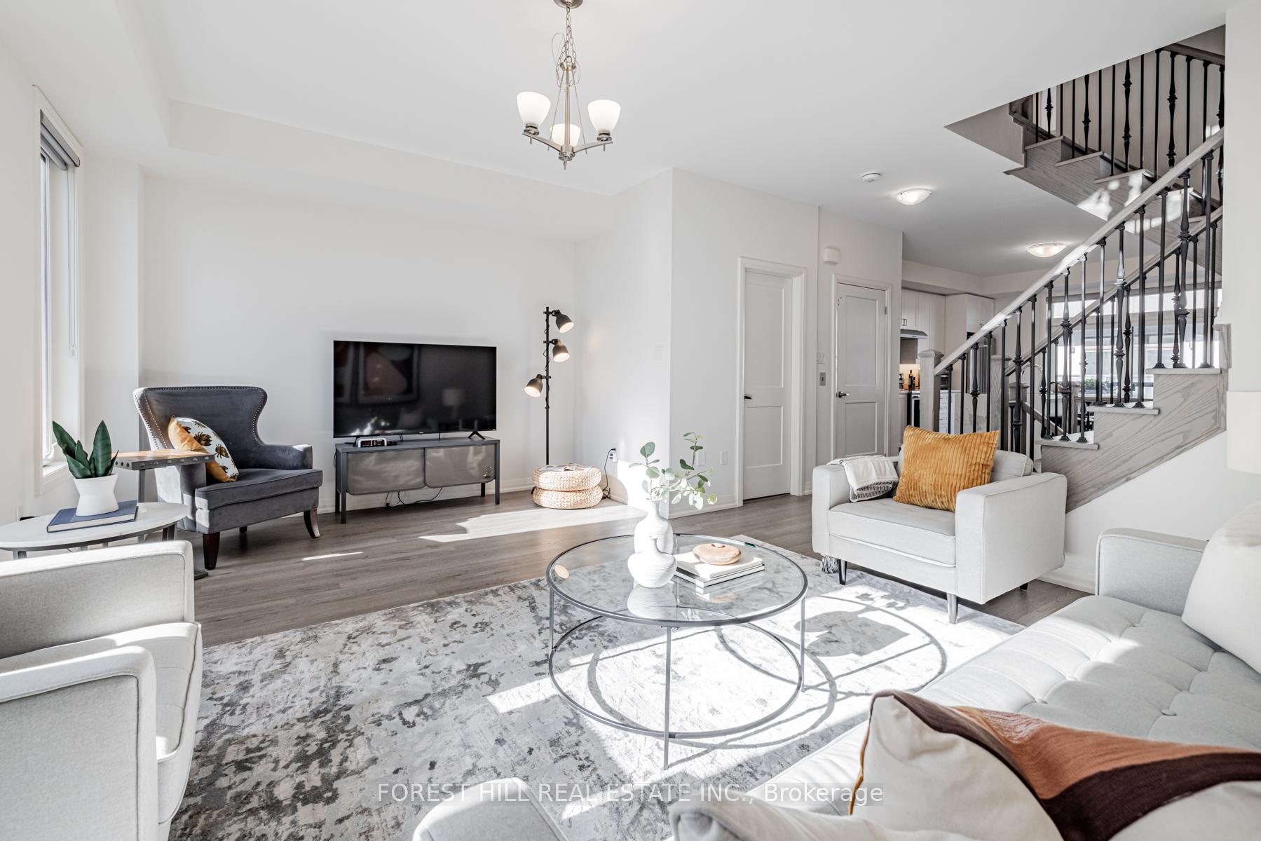 Photo 9 of 15 Cohen Way, Vaughan, Patterson — HOMEH