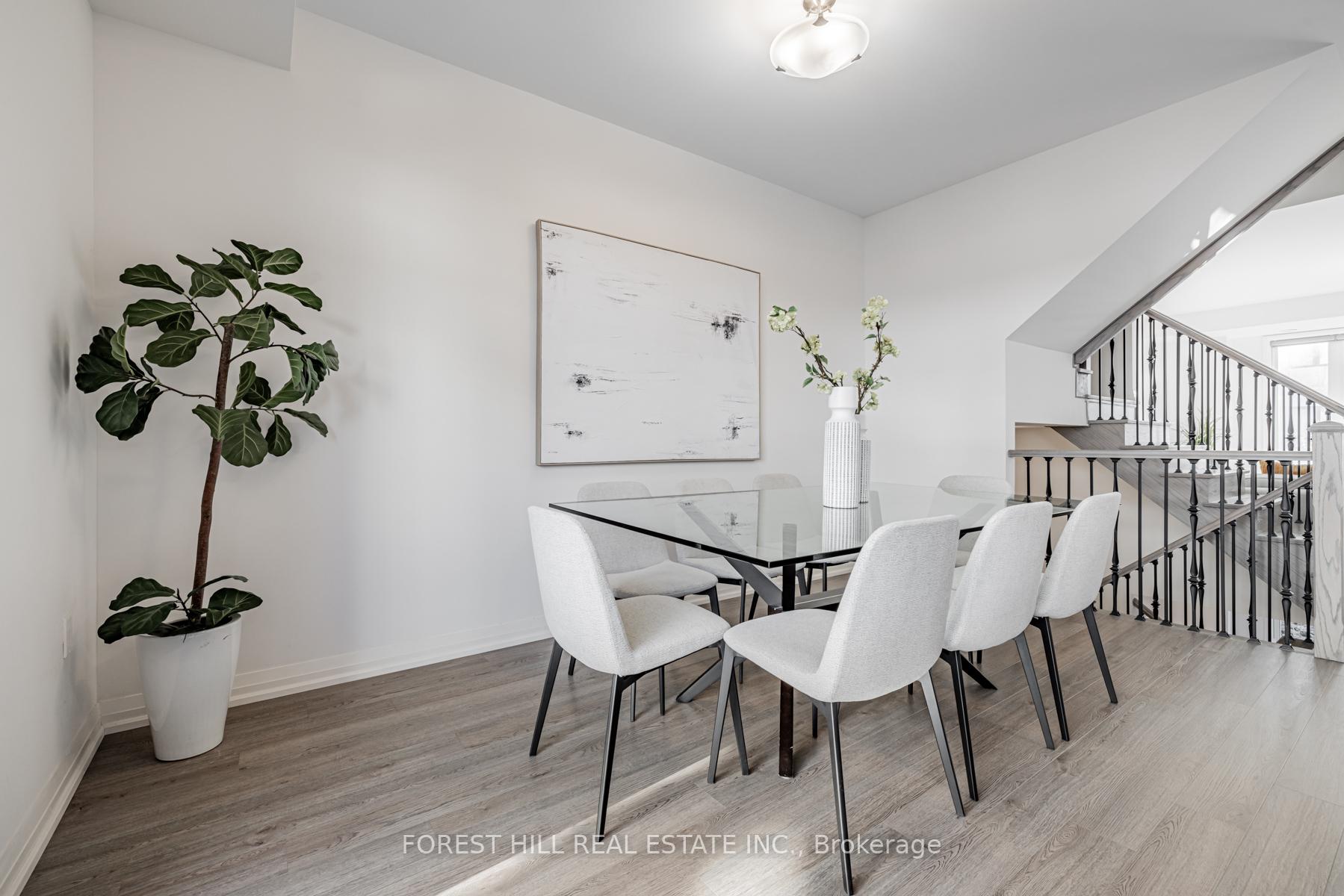 Photo 11 of 15 Cohen Way, Vaughan, Patterson — HOMEH