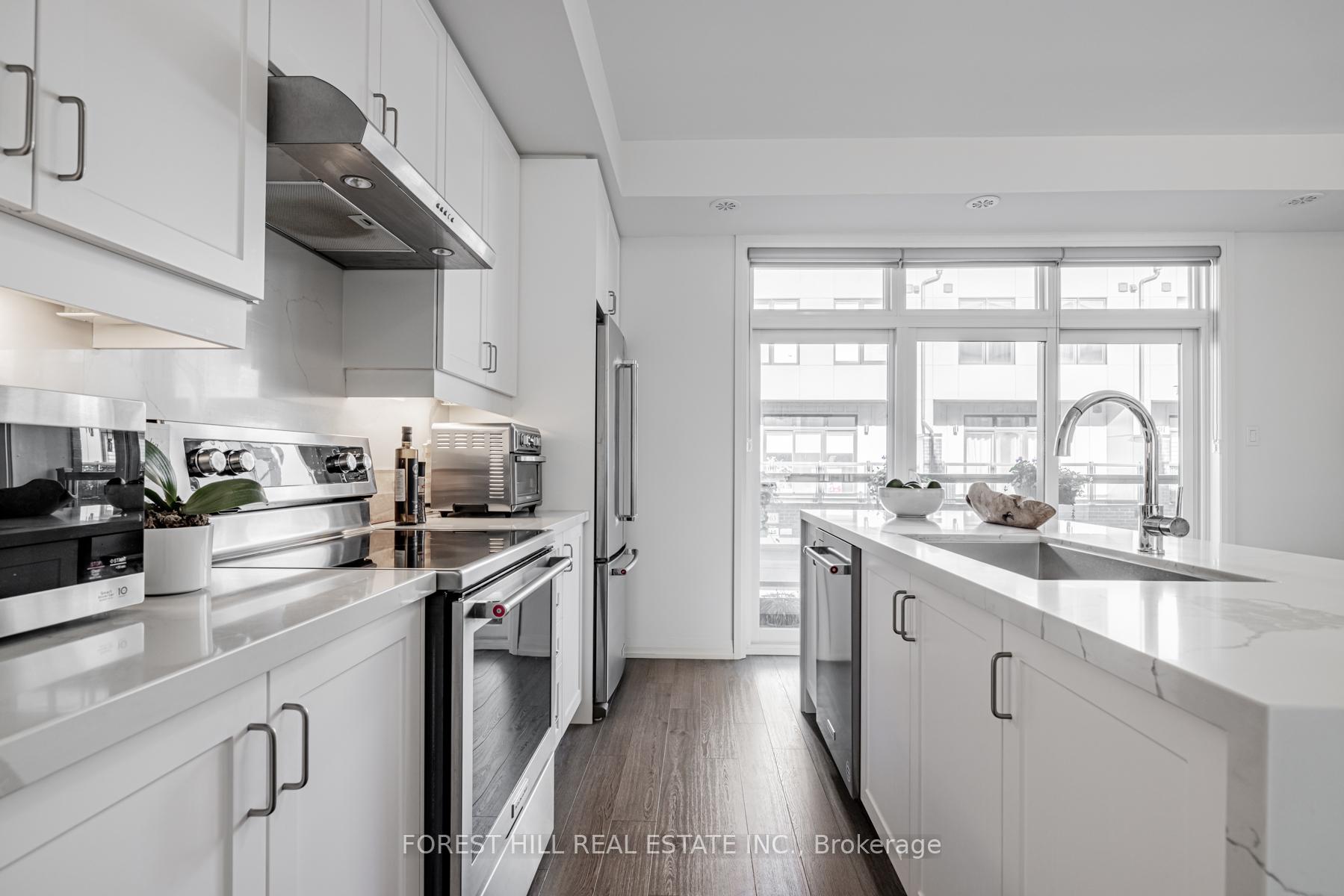 Photo 15 of 15 Cohen Way, Vaughan, Patterson — HOMEH