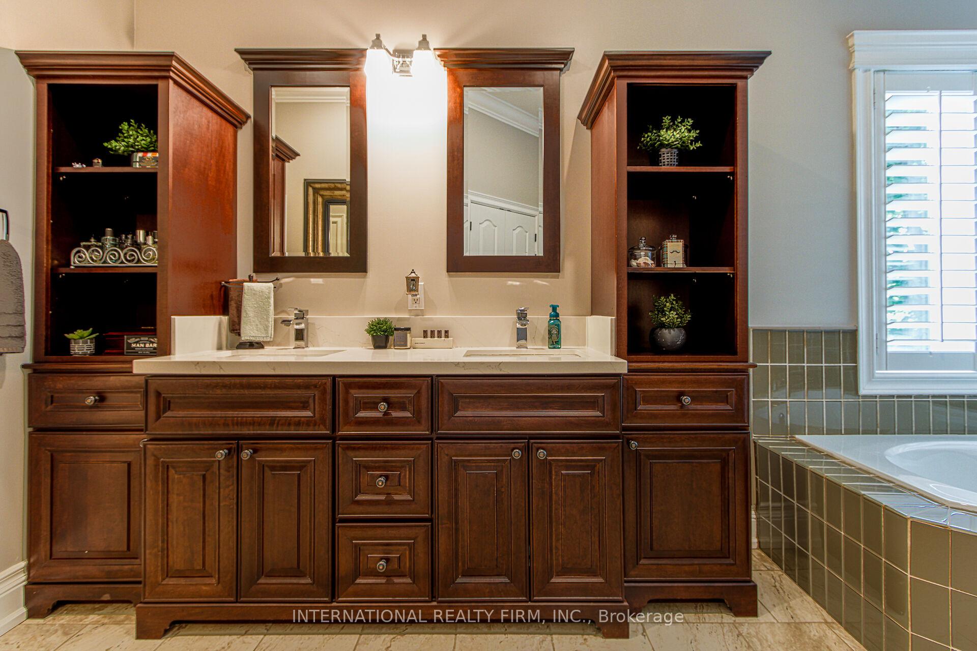 Photo 5 of 38 Brian Boulevard, Hamilton, Waterdown — HOMEH