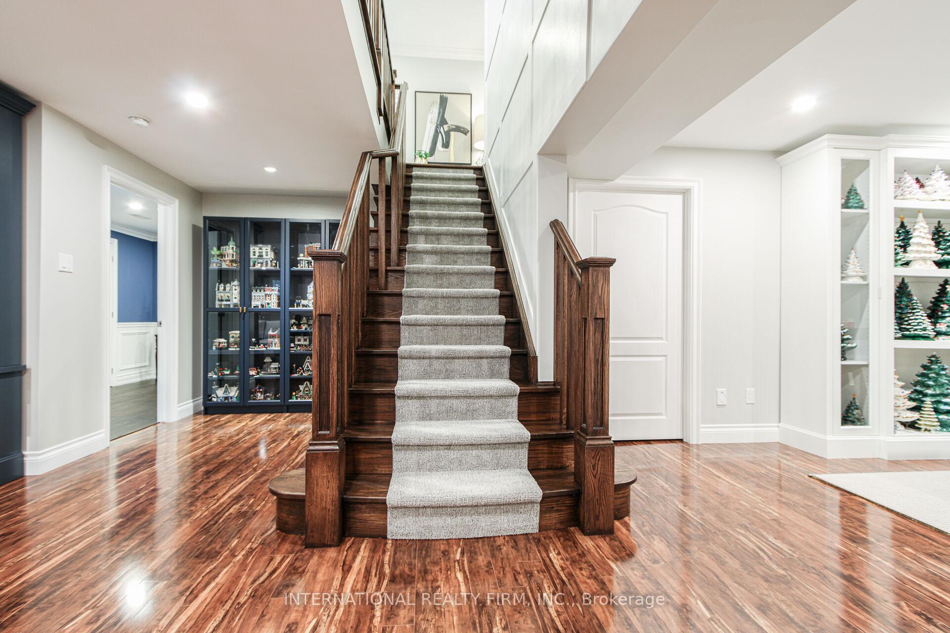Photo 10 of 38 Brian Boulevard, Hamilton, Waterdown — HOMEH