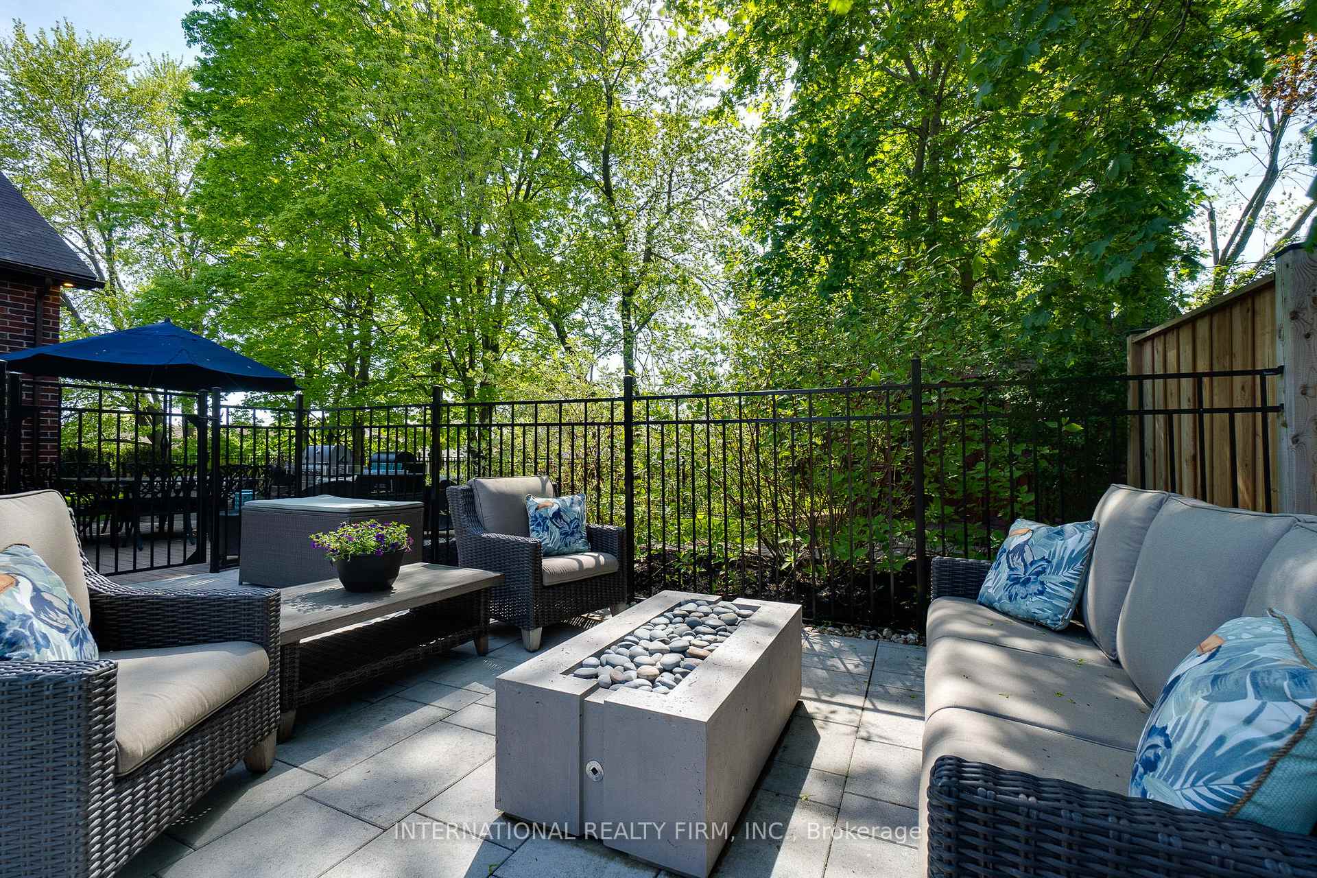 Photo 14 of 38 Brian Boulevard, Hamilton, Waterdown — HOMEH