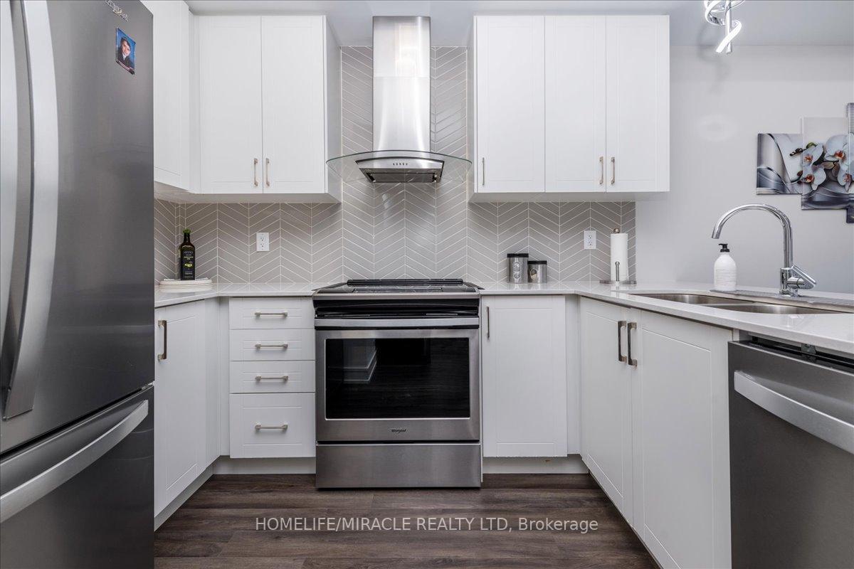 Photo 8 of 302 Dalhousie Street W, Vaughan, Vaughan Grove — HOMEH