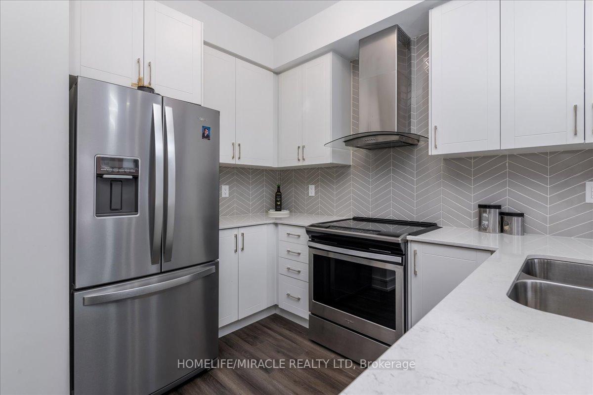 Photo 9 of 302 Dalhousie Street W, Vaughan, Vaughan Grove — HOMEH