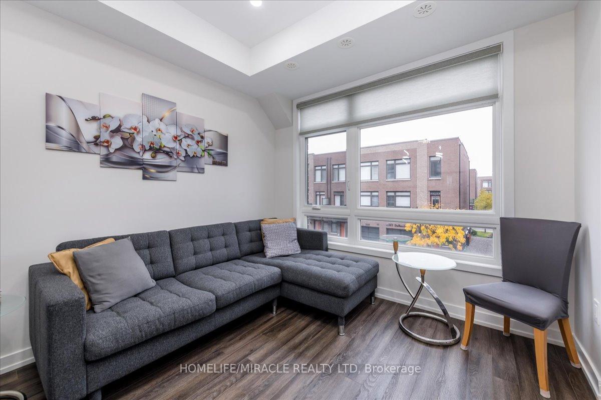 Photo 11 of 302 Dalhousie Street W, Vaughan, Vaughan Grove — HOMEH