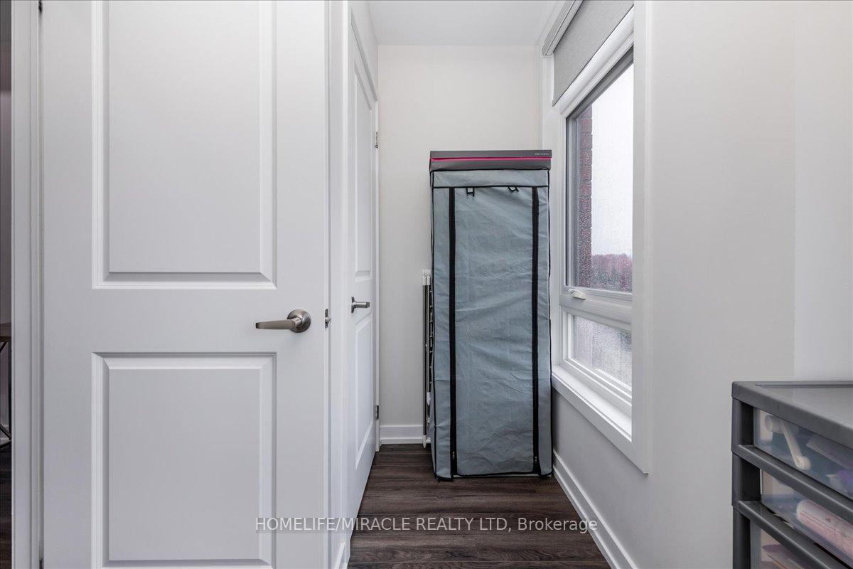 Photo 17 of 302 Dalhousie Street W, Vaughan, Vaughan Grove — HOMEH