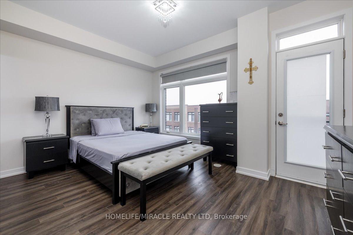 Photo 21 of 302 Dalhousie Street W, Vaughan, Vaughan Grove — HOMEH