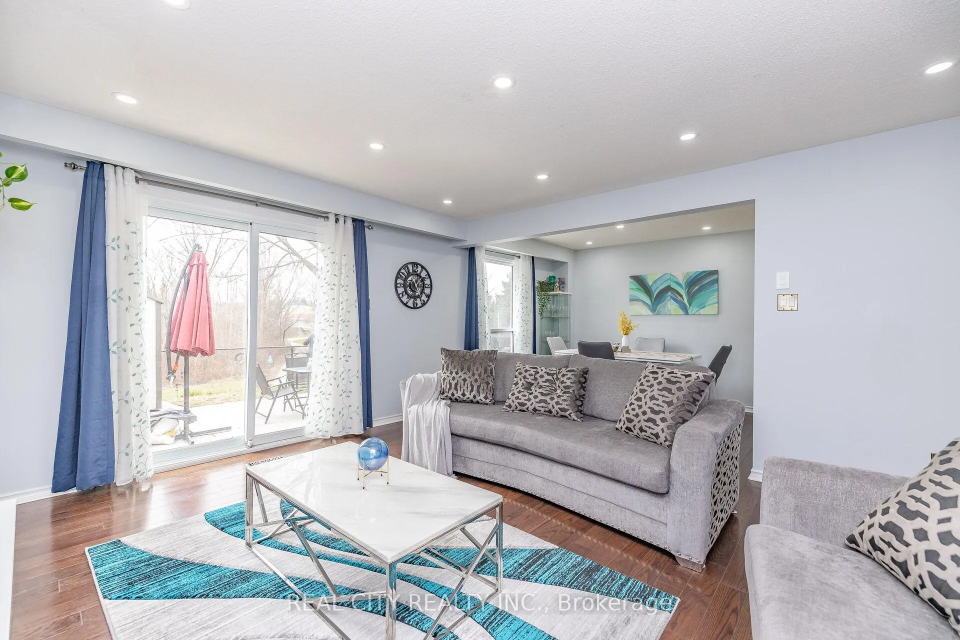 Photo 12 of 70 Majestic Crescent, Brampton, Central Park — HOMEH