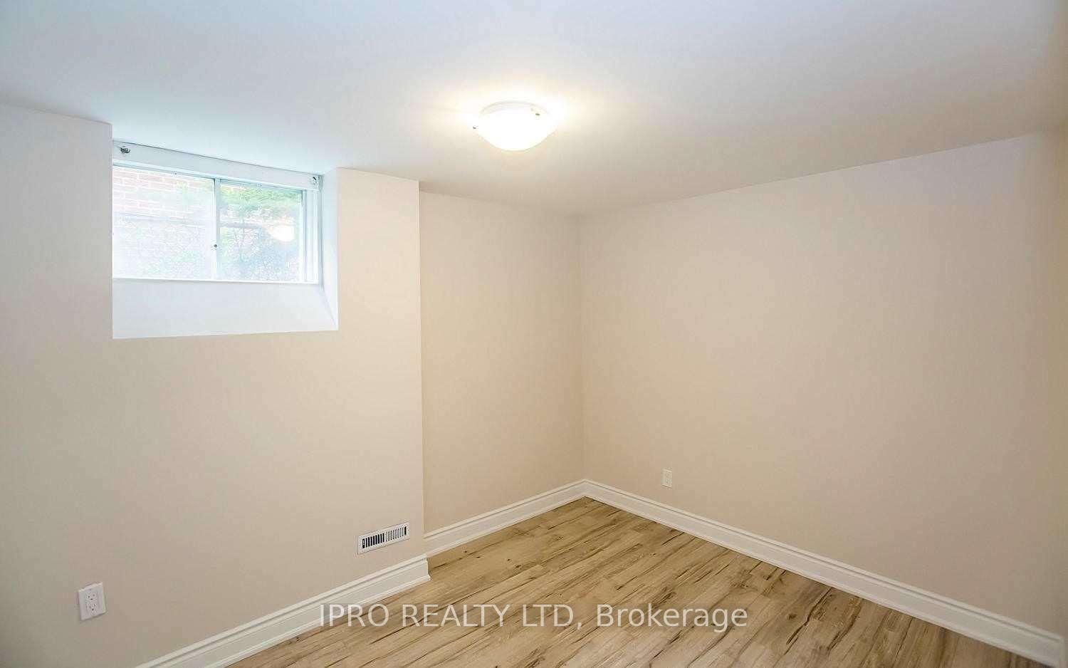 Photo 3 of 22 Norbert Road, Brampton, Brampton South — HOMEH
