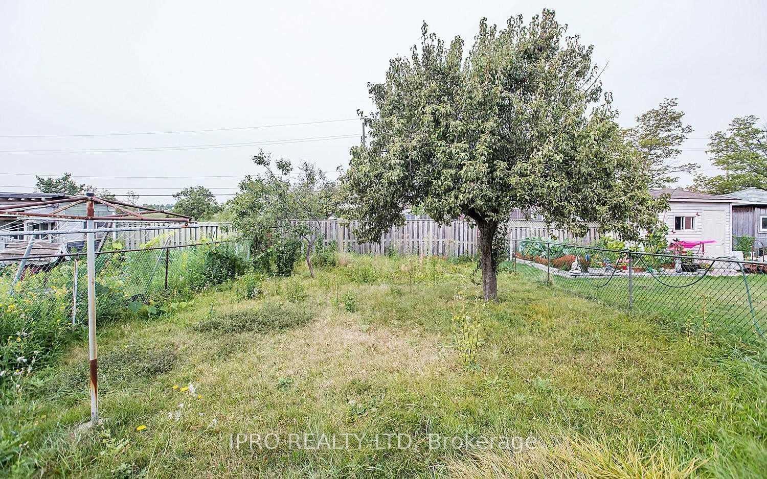Photo 9 of 22 Norbert Road, Brampton, Brampton South — HOMEH
