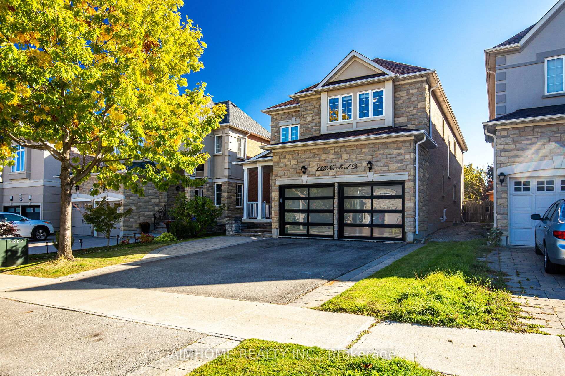 Front of 147 Ner Israel Drive