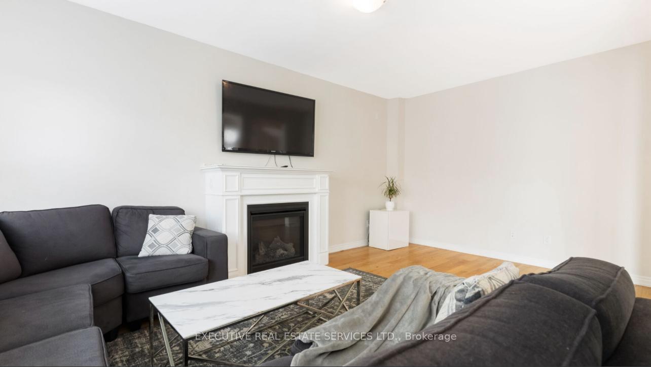 Photo 21 of 28 Merrybrook Trail, Brampton, Northwest Brampton — HOMEH