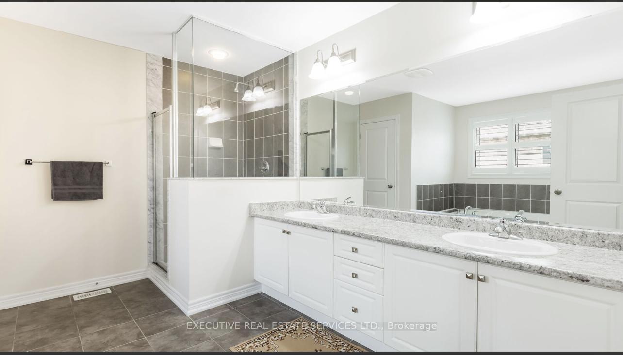 Photo 10 of 28 Merrybrook Trail, Brampton, Northwest Brampton — HOMEH