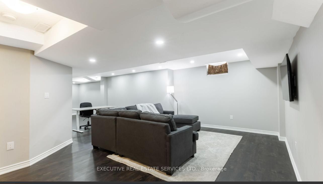 Photo 41 of 28 Merrybrook Trail, Brampton, Northwest Brampton — HOMEH