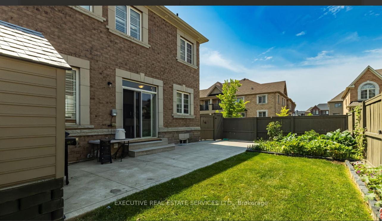 Photo 30 of 28 Merrybrook Trail, Brampton, Northwest Brampton — HOMEH